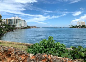 puerto-rico/san-juan/condado/attraction/puente-dos-hermanos