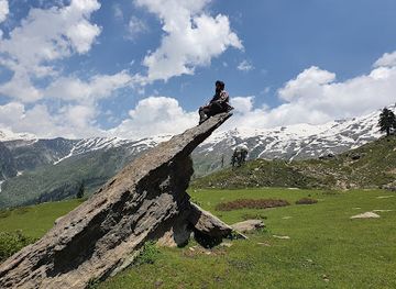 pakistan/makra-peak/attraction/musa-ka-musalla