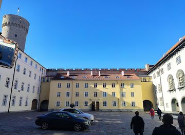 estonia/tallinn/old-town/attraction/toompea-castle