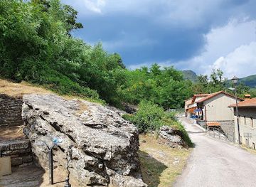 italy/casentino/attraction/roccia-di-adamo
