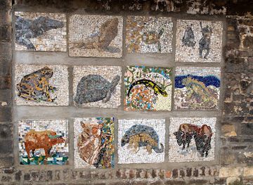 serbia/kolubara/attraction/belgrade-zoo-mosaic-wall
