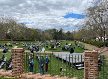virginia/williamsburg/attraction/sunken-garden
