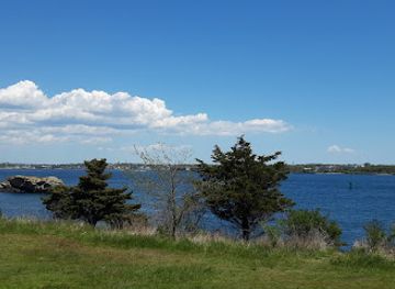rhode-island/east-greenwich/attraction/fort-wetherill-state-park