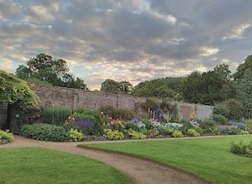 united-kingdom/oxfordshire/attraction/waterperry-house