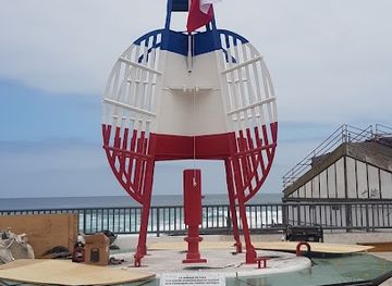 chile/iquique/attraction/monumento-boya-esmeralda