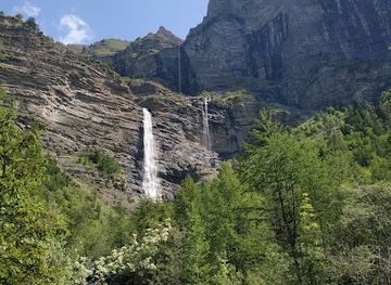 france/ecrins-national-park/attraction/cascade-de-la-pisse