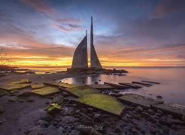 indonesia/southeast-sulawesi/attraction/pantai-tanjung-layar-putih