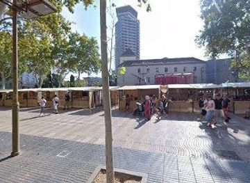 spain/barcelona/attraction/rambla-de-santa-monica-9