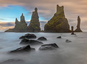iceland/vik/attraction/reynisdrangar