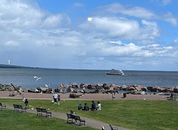 minnesota/arrowhead-region/attraction/the-duluth-lakewalk