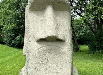 wisconsin/southern-wisconsin/attraction/new-berlin-easter-island-head