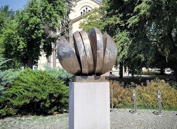 slovenia/posavje/attraction/potato-statue