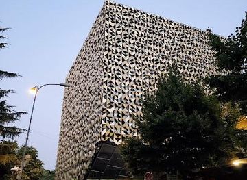 albania/tirana/attraction/blloku