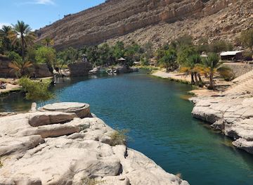 oman/ash-sharqiyah-south-governorate/attraction/wadi-bani-khalid-pools-cave
