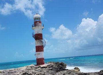 mexico/cancun/attraction/punta-cancun-lighthouse