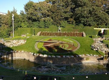 belgium/ostend-bruges-international-airport/attraction/bloemenuurwerk