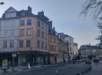 france/rouen/quartier-saint-nicaise/attraction/l-hotel-de-ville-garden