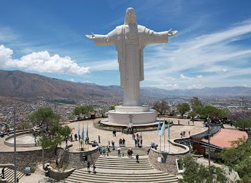 bolivia/cochabamba/attraction/cristo-de-la-concordia