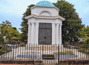 united-kingdom/kirkcudbrightshire/attraction/burns-mausoleum