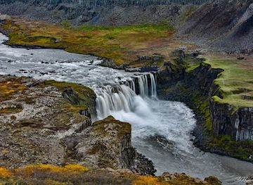 iceland/hengifoss-waterfall/attraction/hafragilsfoss