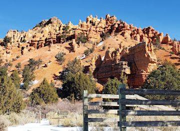 utah/panguitch/attraction/casto-canyon-trailhead
