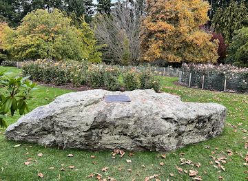 new-zealand/queenstown/attraction/commemorative-marker