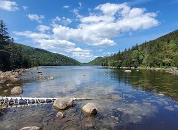 maine/bar-harbor/attraction/jordan-pond-path