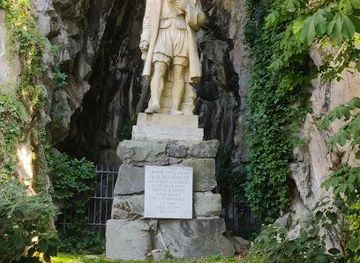france/lyon/attraction/l-homme-de-la-roche