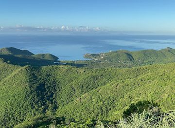 antigua-and-barbuda/fig-tree-drive/attraction/signal-hill