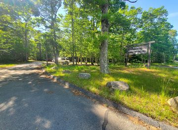 massachusetts/barnstable/attraction/lowell-holly-reservation