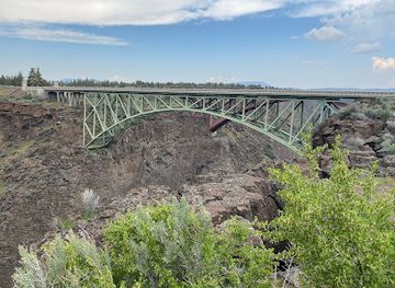 oregon/smith-rock-state-park/attraction/central-oregon-bungee-adventures