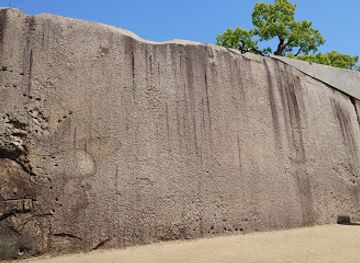 japan/kinki-kansai/attraction/huge-stones-at-sakuramon-masugata-square-takoishi