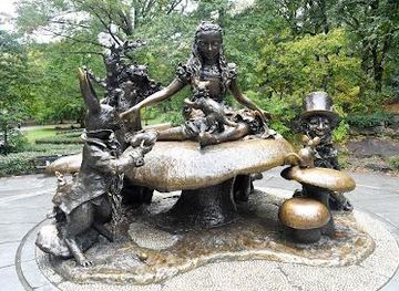 connecticut/greenwich/attraction/alice-in-wonderland