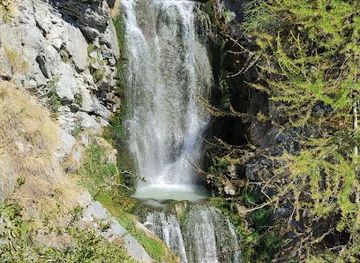 italy/cervinia/attraction/cascata-del-torrente-chamois
