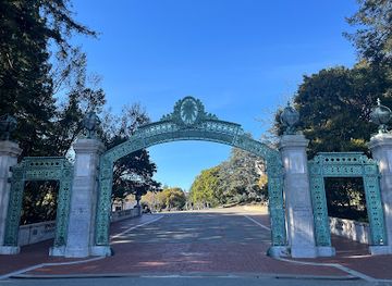 california/berkeley/attraction/sather-gate