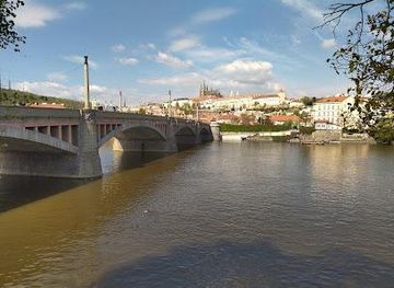 czechia/prague/attraction/manes-bridge