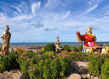 thailand/rayong/attraction/saeng-chan-beach