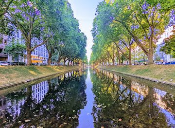 germany/dusseldorf/konigsallee/attraction/stadtgraben-konigsallee