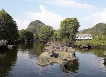 indonesia/sulawesi/attraction/pier-i-rammang-rammang