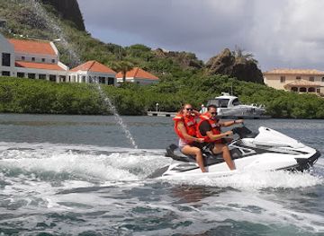 curacao/caracas-bay/attraction/caracasbaai-la-palapa-marina