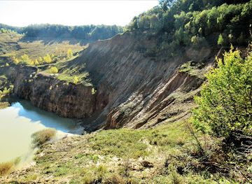hungary/bakony/attraction/iharkut-emlekpark-es-dinoszaurusz-lelohely