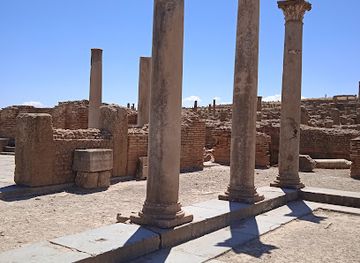 algeria/timgad-ruins/attraction/ruins-of-the-library-of-timgad