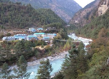 nepal/everest-base-camp/attraction/toktok-waterfall