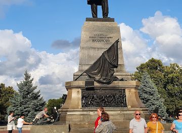 ukraine/sevastopol/attraction/monument-to-admiral-nakhimov