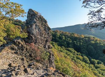 hungary/duna-ipoly-national-park/attraction/vadallo-kovek