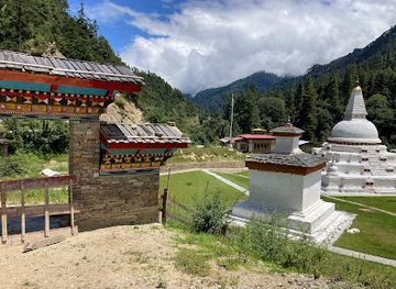 bhutan/tashiyangtse/attraction/chendebji-chorten