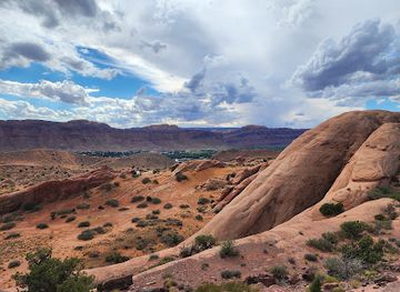 utah/canyonlands/attraction/lion-s-back