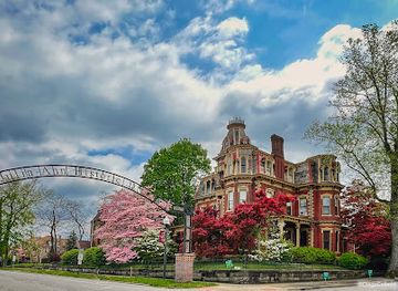 west-virginia/parkersburg/attraction/julia-ann-square-historic-district