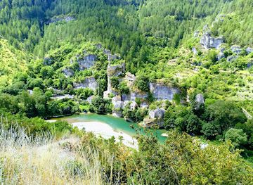 france/tarn-gorges/attraction/house-of-the-vultures
