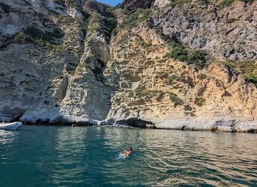 italy/capri/attraction/spiaggia-san-pancrazio